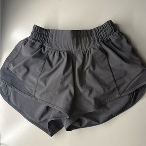Lululemon Low Rise 2.5 Hotty Hot Shorts